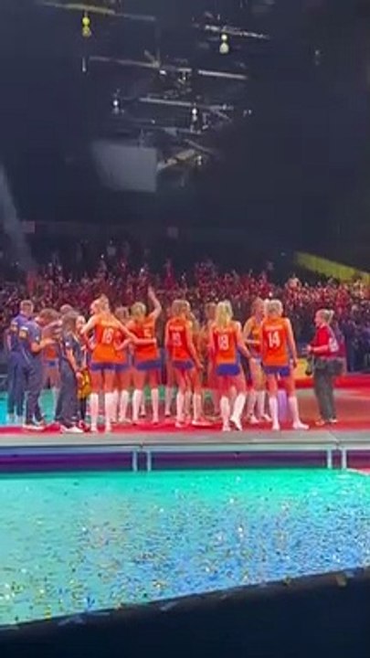 Les Sultans du Net ont secoué Bruxelles avec une Branche de Prune ! Les Néerlandais ne sont pas restés immobiles.