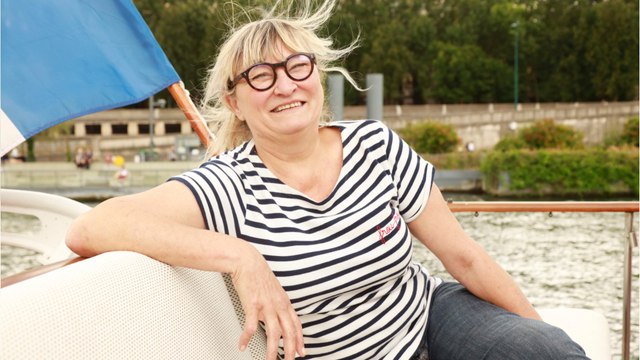 GALA VIDÉO - Christine Bravo ravie de prendre la pose avec un célèbre chanteur : “Love him so much !”