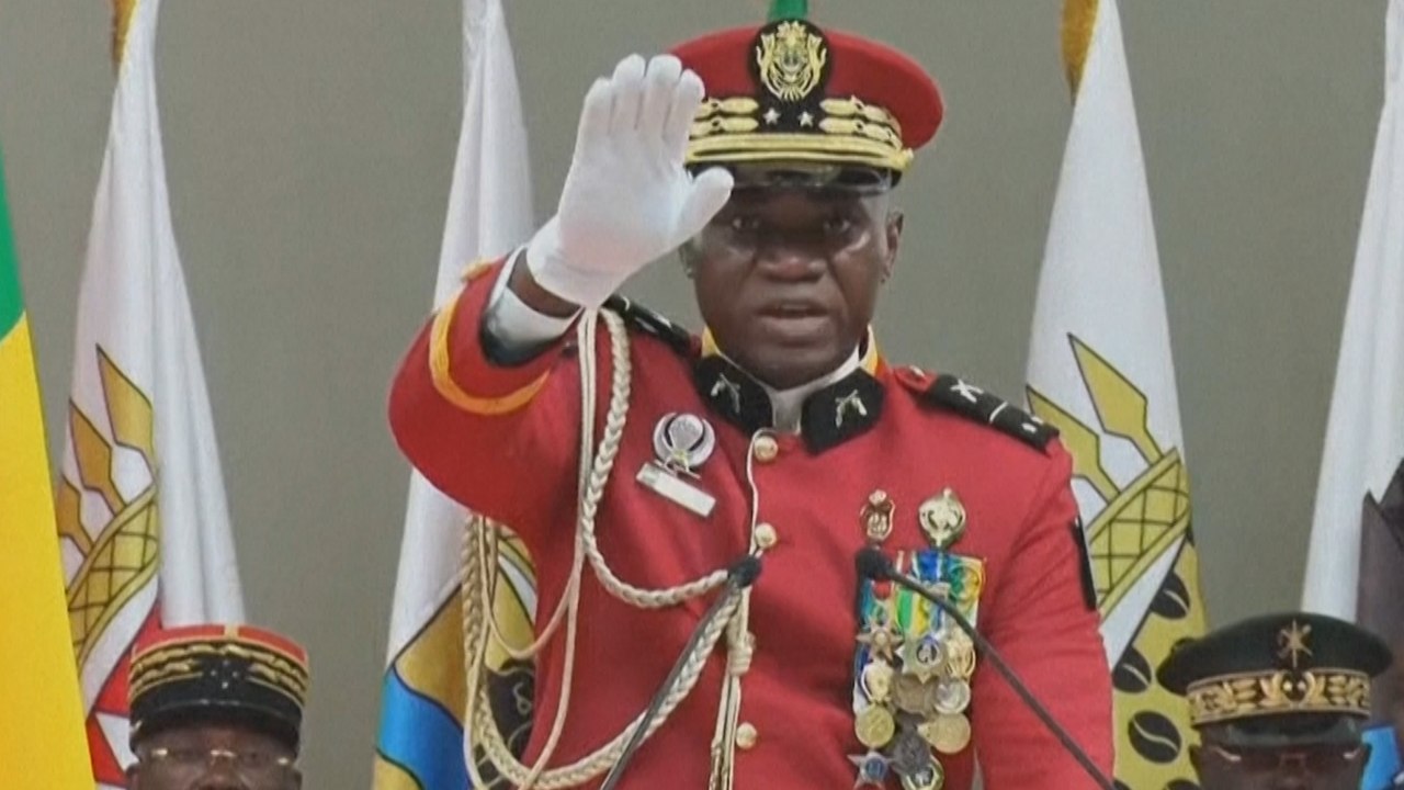 Putsch au Gabon: le général Oligui prête serment comme « président de la transition »