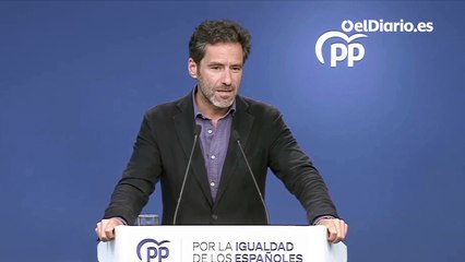 Se va la luz en plena rueda de prensa del PP en Génova: "Son cosas del directo"