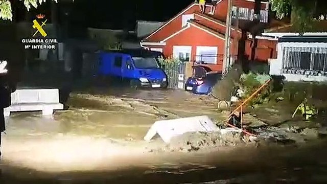 La Guardia Civil rescata desde ayer a personas que han quedado atrapadas por el temporal en pueblos de la zona sur de Madrid