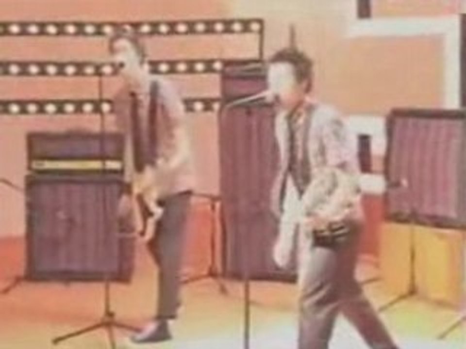 Sum 41 - Making of Still Waiting Video