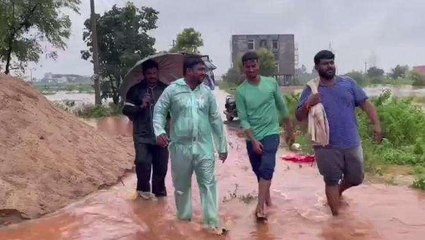 జహీరాబాద్: భారీ వర్షాలు.. జలమయమైన కాలనీలు