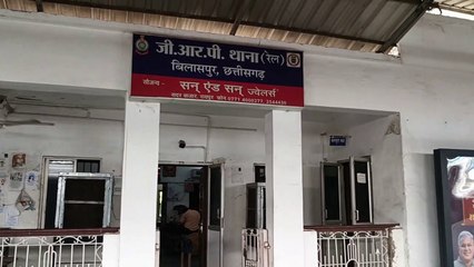As soon as you take a nap, people steal mobiles and valuables from the train, this is the shocking answer of Railway Police and Force.