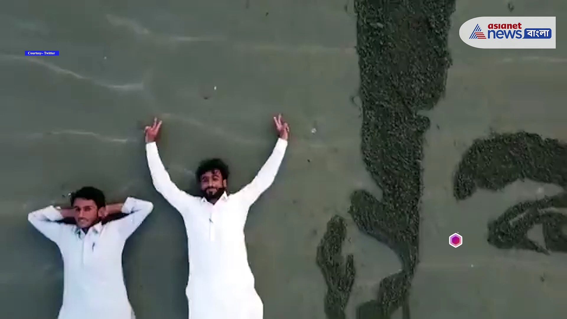 সমুদ্রতীরে বালিতে বিরাট কোহলির ছবি আঁকলেন দুই পাকিস্তানি, ভিডিও ভাইরাল সোশ্যাল মিডিয়ায়