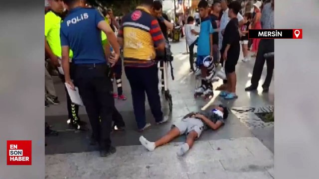 Mersin'deki trafiğe kapalı alanda kural ihlali: Motosikletli kurye genç yayaya çarptı