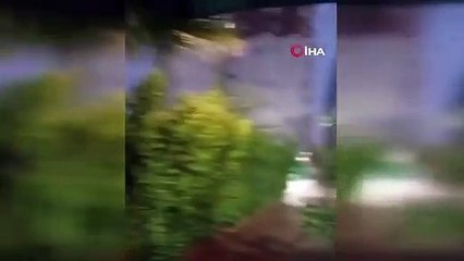 Les habitants d'Antalya se sont amusés dans la flaque d'eau après la pluie