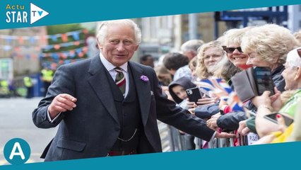 Charles III “sex symbol”  L’allusion coquine de Stéphane Bern fait chou blanc dans C à vous