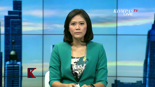 Kapal Terbakar saat Bersandar di Pelabuhan Muara Baru, Kobaran Api Membesar Akibat Angin Kencang!