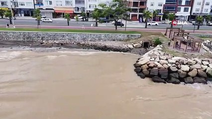 Ordu'da denizin rengi çamura bulandı