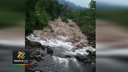 tn7-emergencia-acuática-por-una-cabeza-de-agua-en-pital-san-carlos-040923