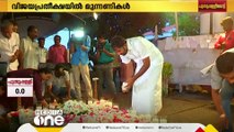 പിതാവ് ഉമ്മൻ ചാണ്ടിയുടെ കല്ലറയിലെത്തി ചാണ്ടി ഉമ്മൻ...