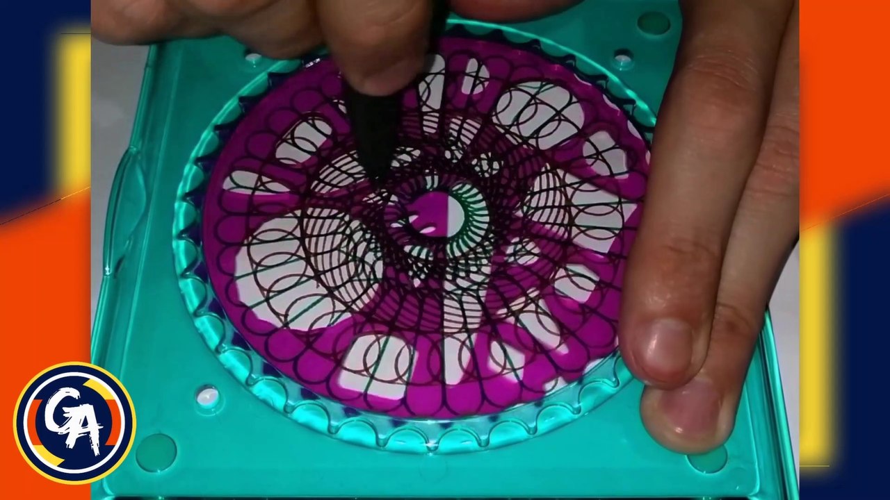 TRAZANDO un hipotrocoide llamativo usando un espirógrafo de engranajes. (VIDEO 8). PLOTTING an eye-catching hypotrochoid using a gear spirograph. (VIDEO 8).