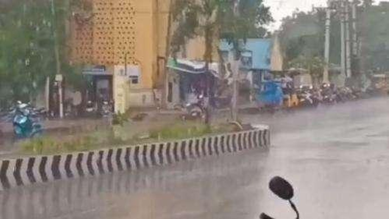 నంద్యాల జిల్లా: దంచికొడుతున్న వర్షాలు... అక్కడైతే..