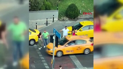 Beyoğlu'nda taksici ile yabancı kadınlar arasında kavga çıktı