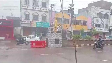 మెదక్: భారీ వర్షం.. అవసరమైతే తప్ప బయటికి అస్సలు రాకండి