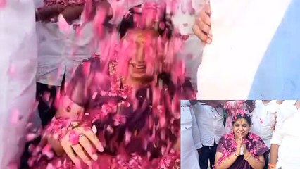Video: 'वादा करती हूँ, आखिरी सांस तक जनता के साथ रहूंगी', फूलों की बारिश के बीच भावुक हुईं DM Divya
