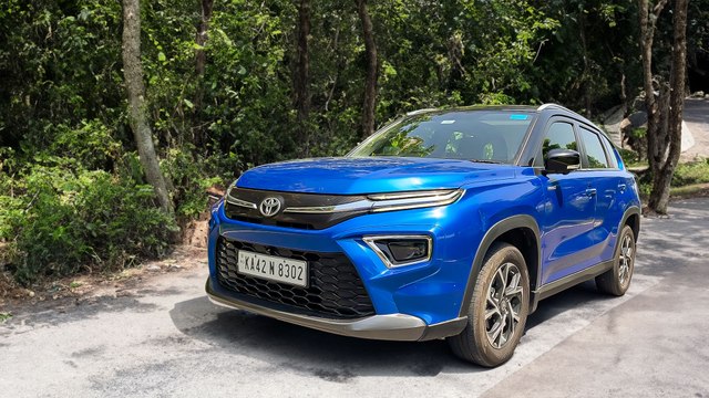 Toyota Urban Cruiser Hyryder Review | Strong Hybrid | Promeet Ghosh