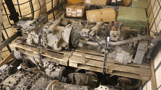 TIR'da 17 milyon TL değerinde kaçak elektronik sigara ve yedek parça ele geçirildi