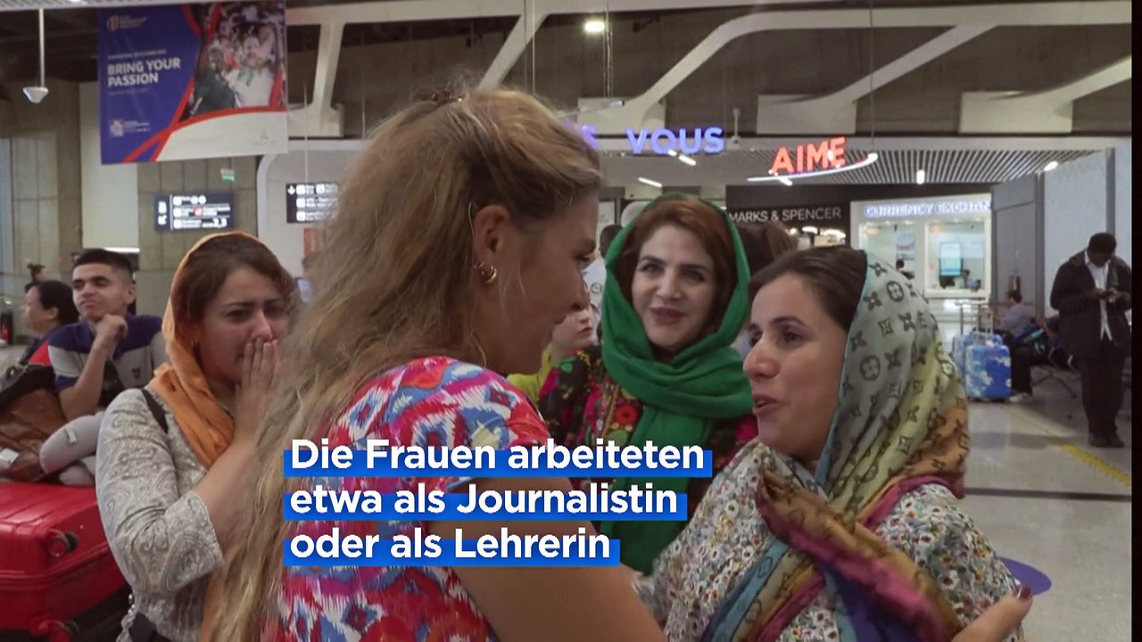 In Paris gelandet: Frauen aus Afghanistan fliehen vor den Taliban