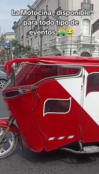 "En Perú nunca te aburres": Mototaxi sorprende por su peculiar forma en Cercado de Lima