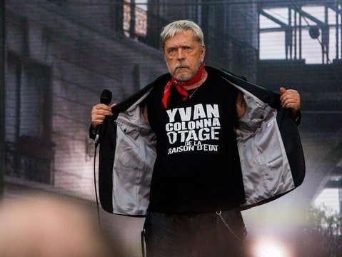 Renaud prend à son tour la parole pour démentir l’annonce de Hugues Aufray !