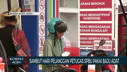 Sambut Hari Pelanggan Petugas SPBU Pakai Baju Adat