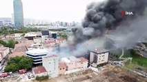 Ataşehir'de spor salonunda başlayan yangın 3 binaya sıçradı