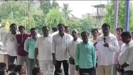 నిర్మల్: &#039;రూ.10 వేలు ఇచ్చి 24 గంటలు పనిచేయమంటున్నారు&#039;