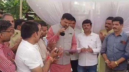 देवास: पटवारियों की हड़ताल जारी, हाटपिपलिया विधायक पहुंचे धरना स्थल