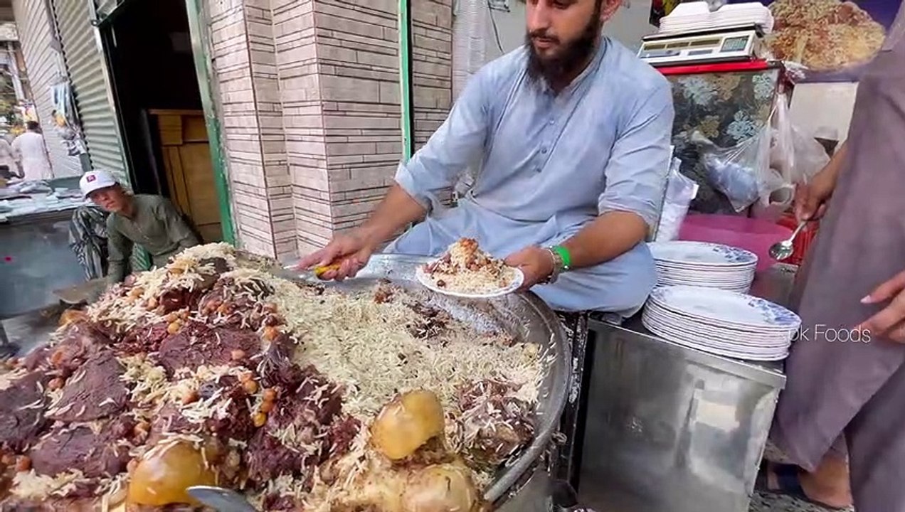 Zaiqa Chawal - Famous Kabuli Pulao - Street Food in Qissa Khwani Bazar Peshawar - Zaiqa Beef Pulao_2