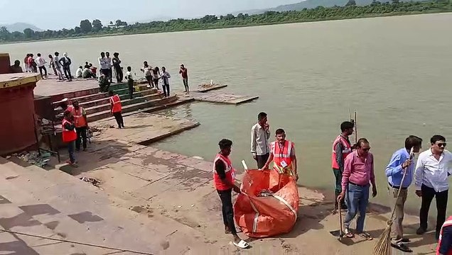 नपाध्यक्ष सहित अन्य जनप्रतिनिधि व अमले ने चलाया स्वच्छता अभियान