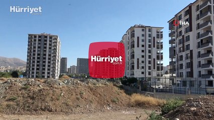 Malatya’da ağır hasarlı binaların patlayıcı ile yıkımı sürüyor