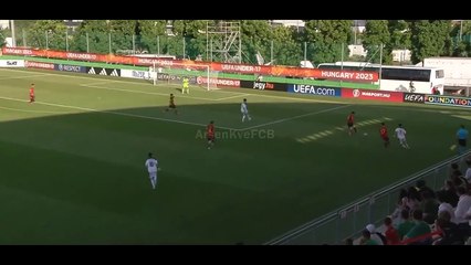 Pau Cubarsí, un central de futuro para el FC Barcelona