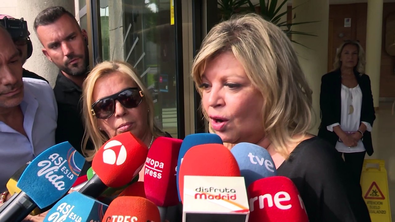 Primeras palabras de Terelu Campos y Carmen Borrego tras la muerte de su madre, María Teresa Campos