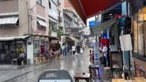 İzmir'de Sağanak Yağış: Cadde ve Sokaklarda Su Birikintileri Oluştu