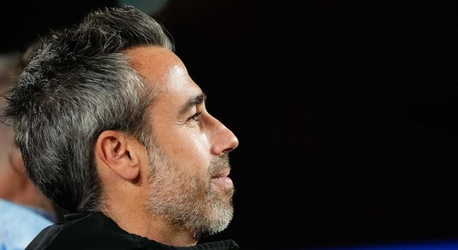 La RFEF destituye a Vilda, nombra a Tomé y pide disculpas por el comportamiento de Rubiales