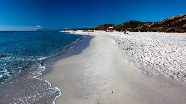 Sardinien-Urlaub endet in Tragödie: Zwei Männer ertrinken im Meer