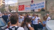 Tornano a protestare i lavoratori della cooperativa sociale Call.it-Consorzio Sintesi