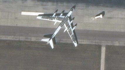 Russische Streitkräfte schützen Bomber mit ungewöhnlicher Methode 🚧