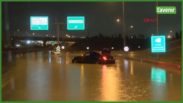 Turquie: images des inondations mortelles à Istanbul
