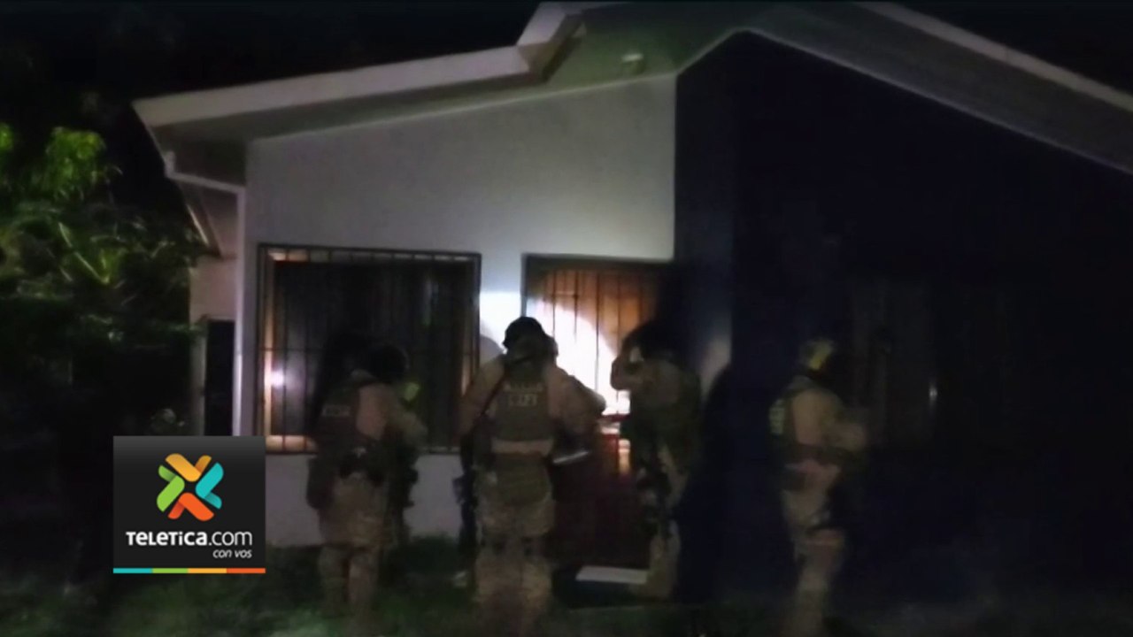 tn7-oij-detiene-tres-policias-sospechosos-en-guapiles-060923