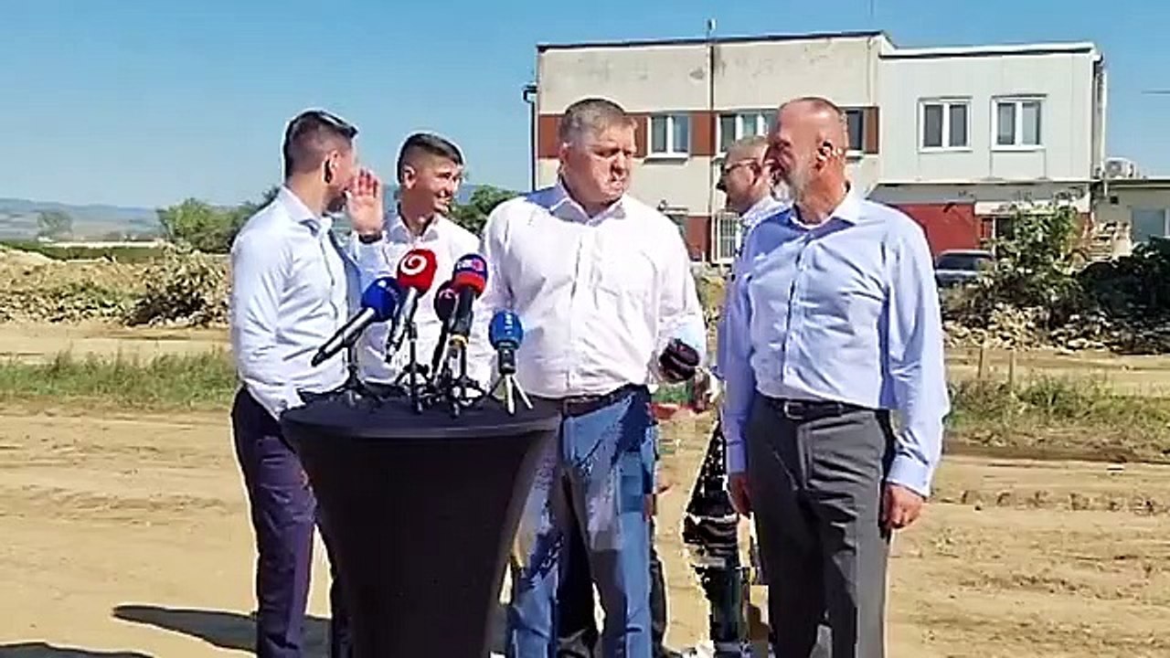 ZÁZNAM: TK predsedu strany Smer-SD Roberta Fica a ďalších predstaviteľov strany