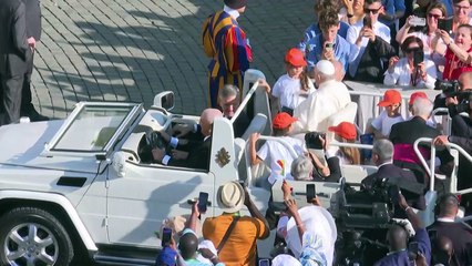 Papa lamenta incêndio que deixou mais de 70 mortos na África do Sul