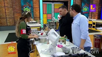 Javier Masías a Giacomo Bocchio por ayudar a Mayra Goñi.