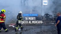 I russi bombardano il mercato di Kostiantynivka, almeno 16 morti e decine di feriti