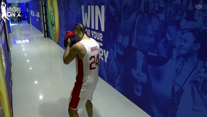 Expulsé, Dillon Brooks attend ses coéquipiers avec... des gants de boxe !