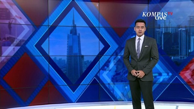 Mobil SUV Hangus Terbakar di Tol, Diduga Usai Tabrak Pikap