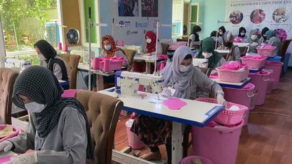 Inquiétude, soulagement, fierté: des Afghans racontent deux ans de vie sous les talibans