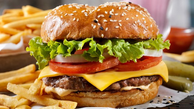 I Tried 6 Fast Food Cheeseburgers—This Is the One I Will Go Back for Every Time